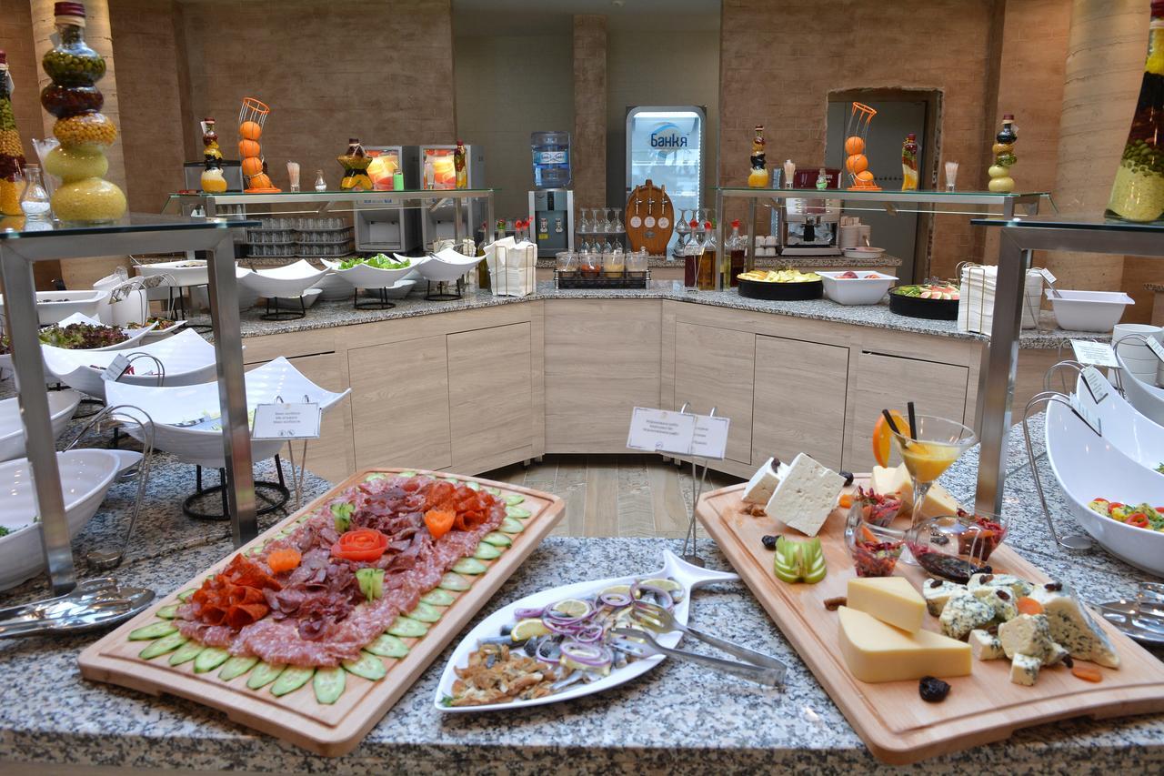 Royal Grand Hotel And Spa Kavarna Buitenkant foto