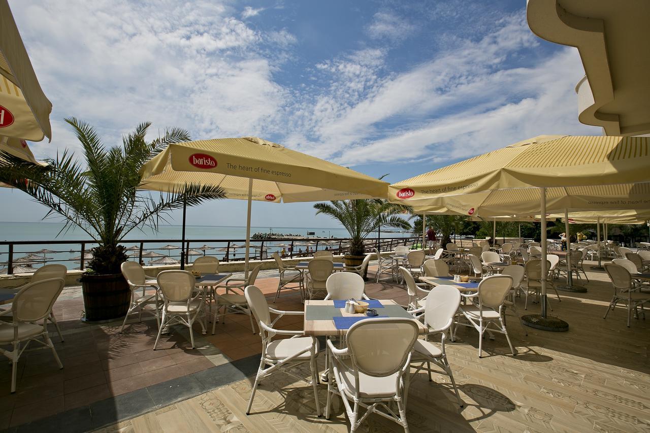 Royal Grand Hotel And Spa Kavarna Buitenkant foto